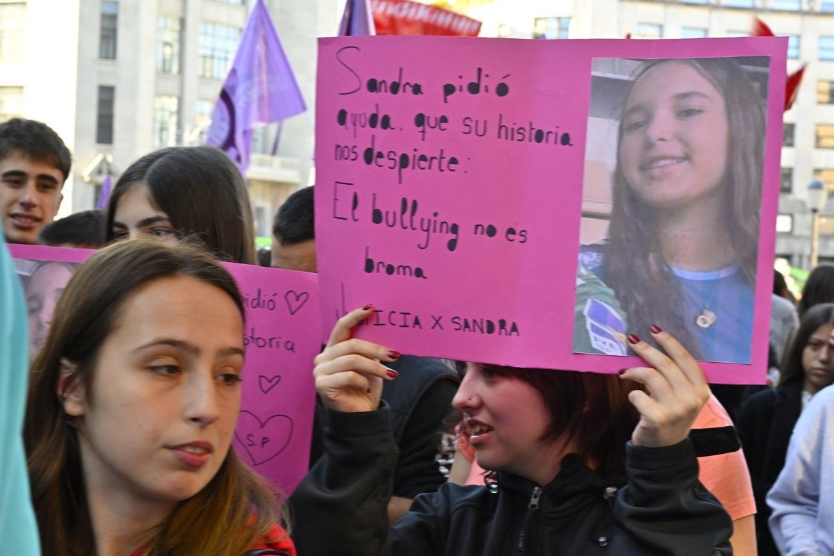 Estudiantes salen a la calle en Bilbao contra el 'bullying'