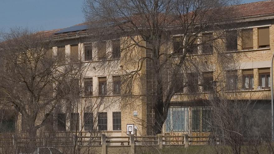 La planta baja del Colegio Público Nicasio Landa se convertirá en civivox provisional del barrio de Etxabakoitz