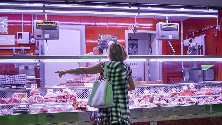 La guerra impacta de lleno en la cesta de la compra: los huevos y la ternera, un lujo para casi todos los bolsillos