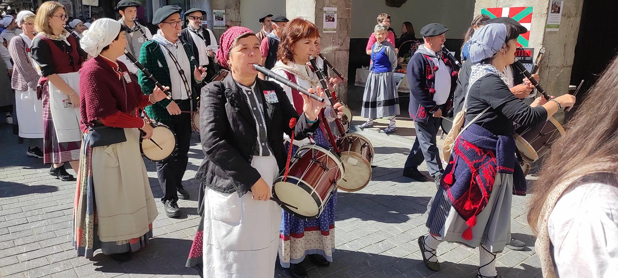 Debako Euskal Jaia iruditan