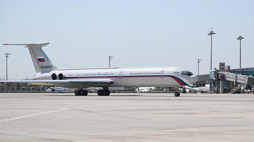 Un avión con más de 40 personas a bordo se estrella en el este de Rusia