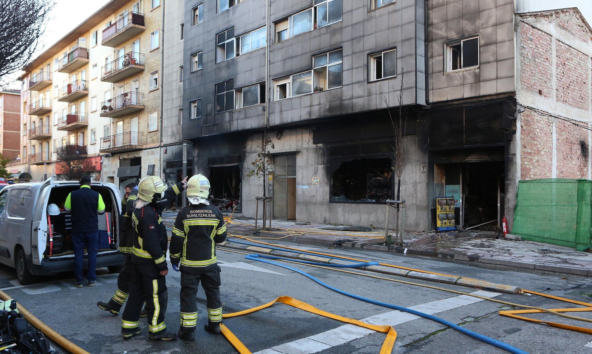 [FOTOS] Así ha quedado el bazar incendiado en la Rochapea