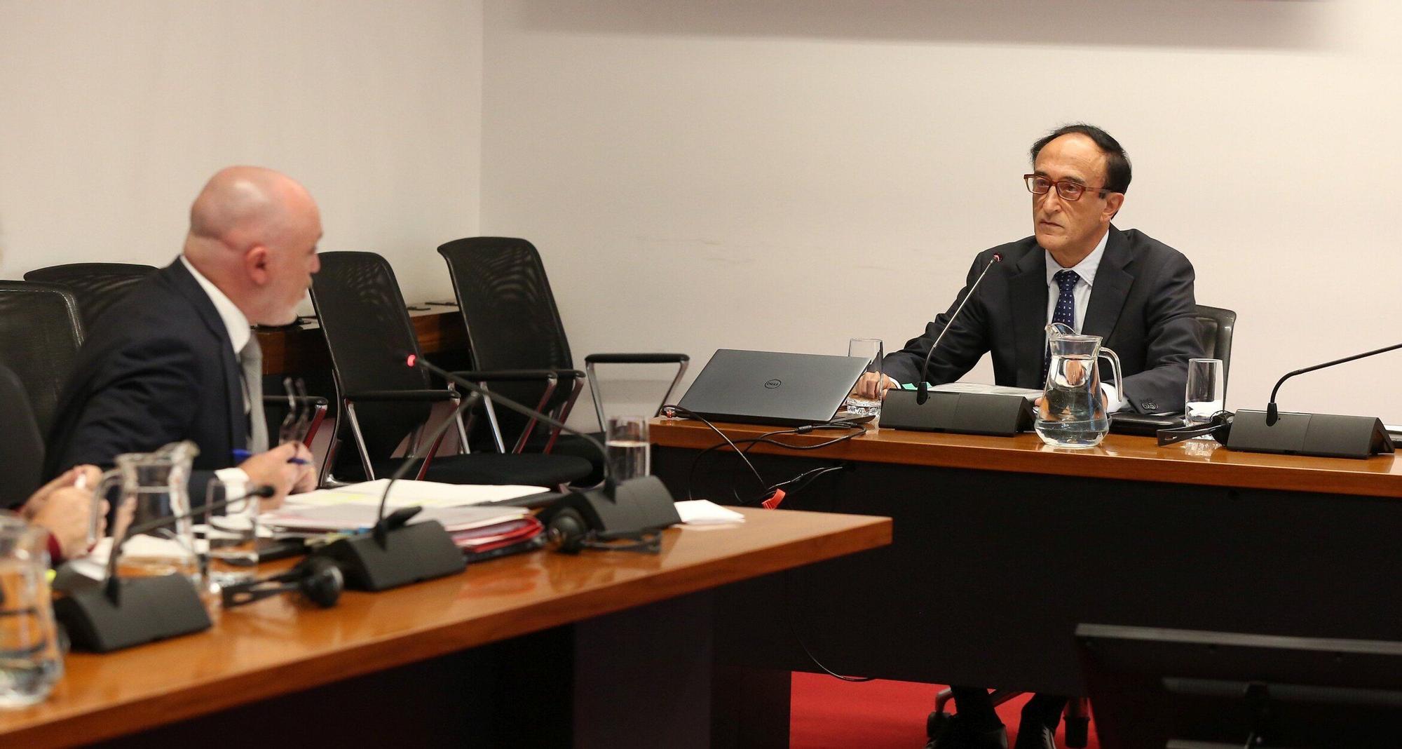 Fotos de la sesión de este martes de la comisión de investigación del Parlamento de Navarra