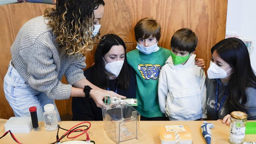 Pequeños grandes investigadores por un día gracias a La Cuadri del Hospi