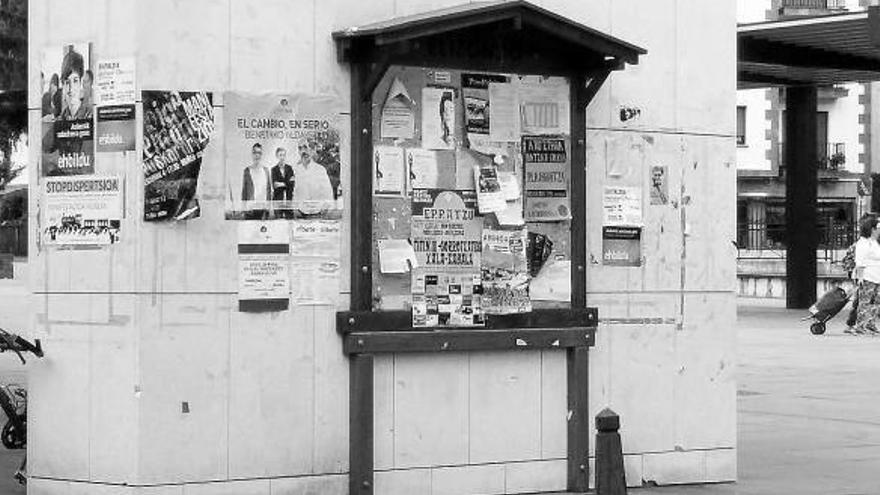 El panel estudiado y deliberadamente colocado para promover el “síndrome de la ventana rota”.