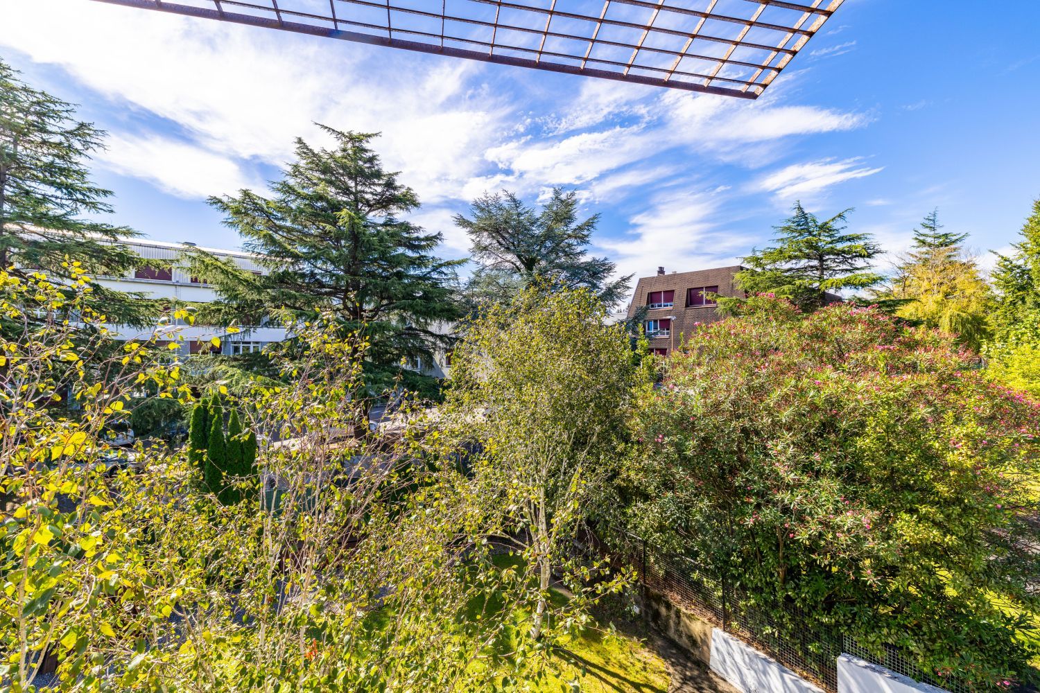 Exclusiva Villa Bifamiliar en venta en un paraíso, ubicada en el Alto de Zorroaga, en San Sebastián