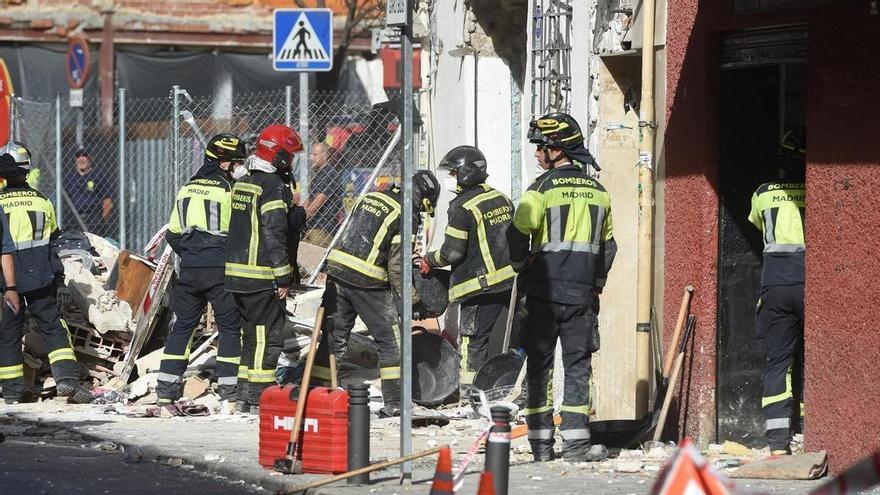 Hallado el cuerpo de un hombre tras la explosión de gas en un bar de Vallecas
