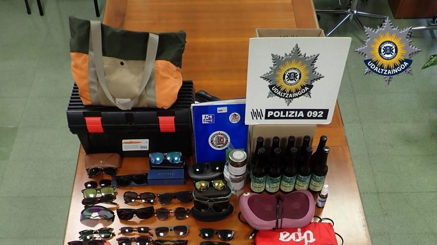 Emakume bat atxilotu dute Gasteizen 60tik gora ibilgailutan lapurtzeagatik