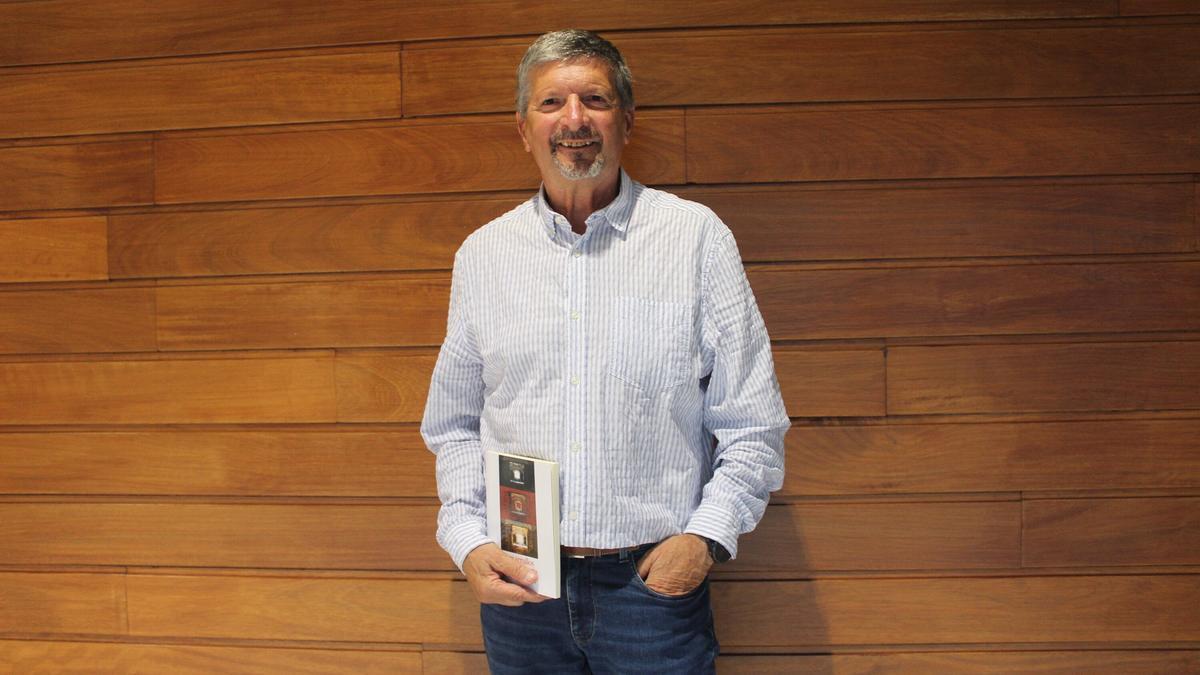 Kiko Lako, en la presentación de su libro en la casa de cultura.