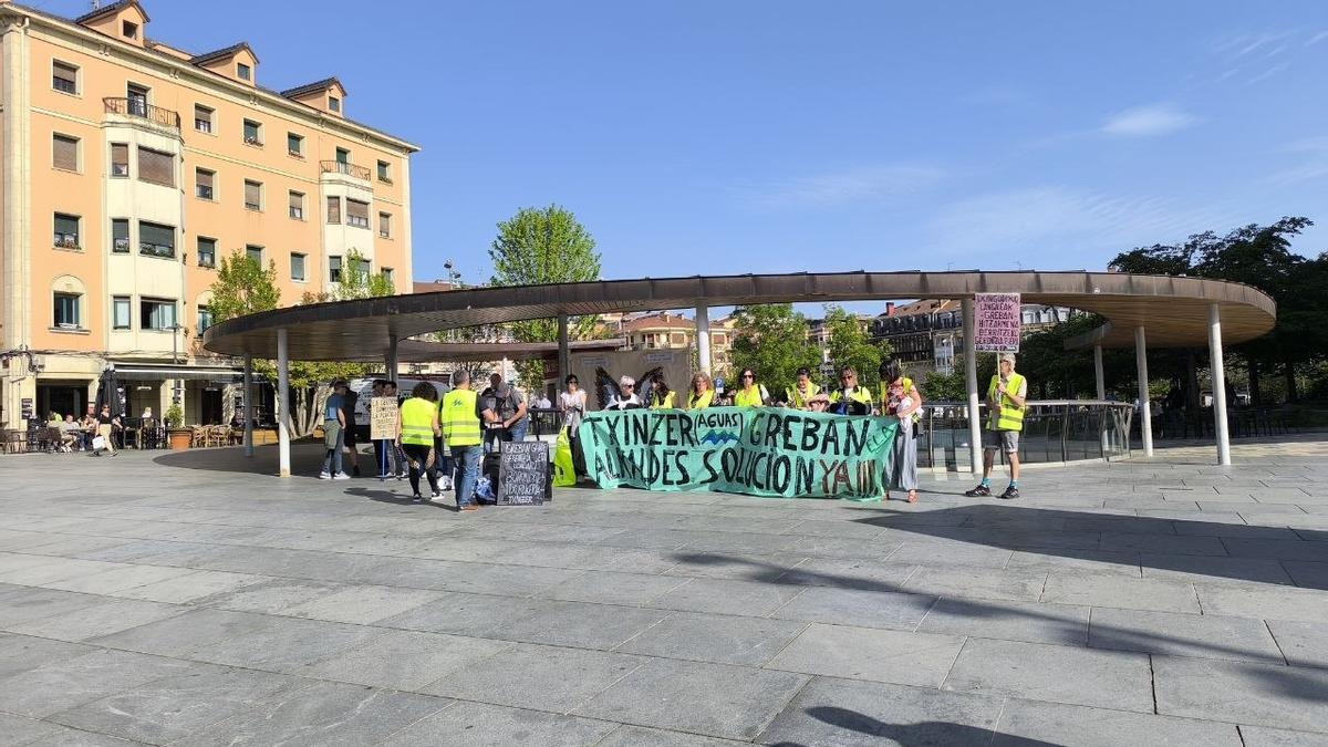 Trabajadores en huelga de Txingudiko Zerbitzuak en la Plaza San Juan / Unai Macias