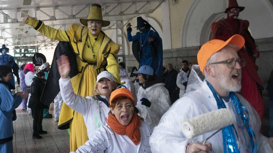 Los pintores de Vitoria recorren la capital alavesa en Carnaval
