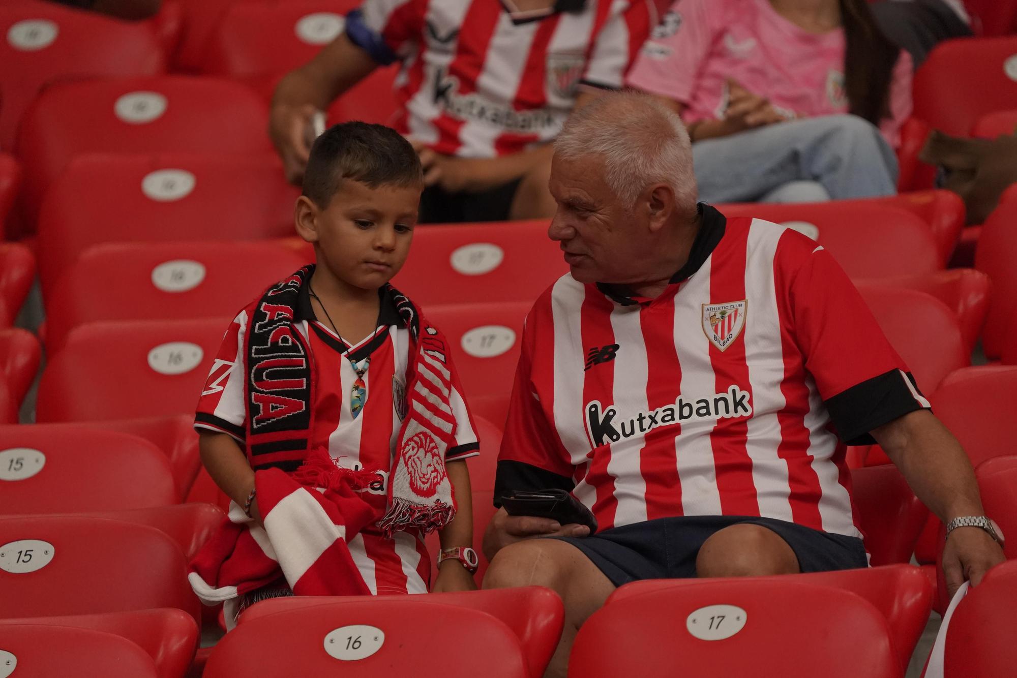 En imágenes: ¿Has estado en San Mamés viendo el Athletic-Sevilla? Búscate en nuestra galería