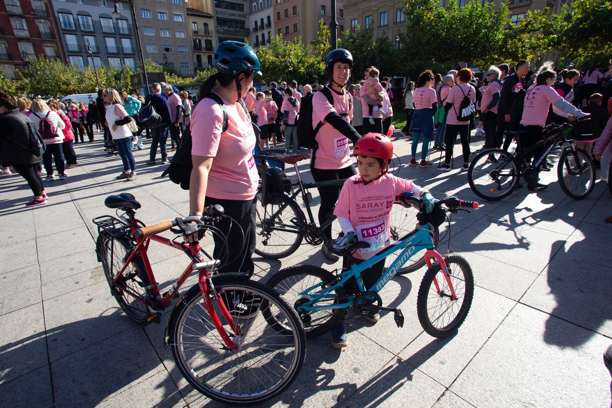 Fotos de la Carrera contra el Cáncer de Mama de Saray en Pamplona 2025