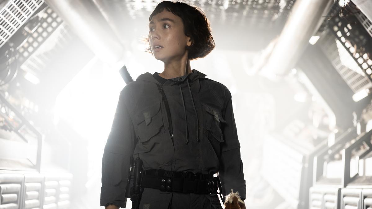 Sydney Chandler, protagonista de ‘Alien: Planeta Tierra’, en una escena de la serie