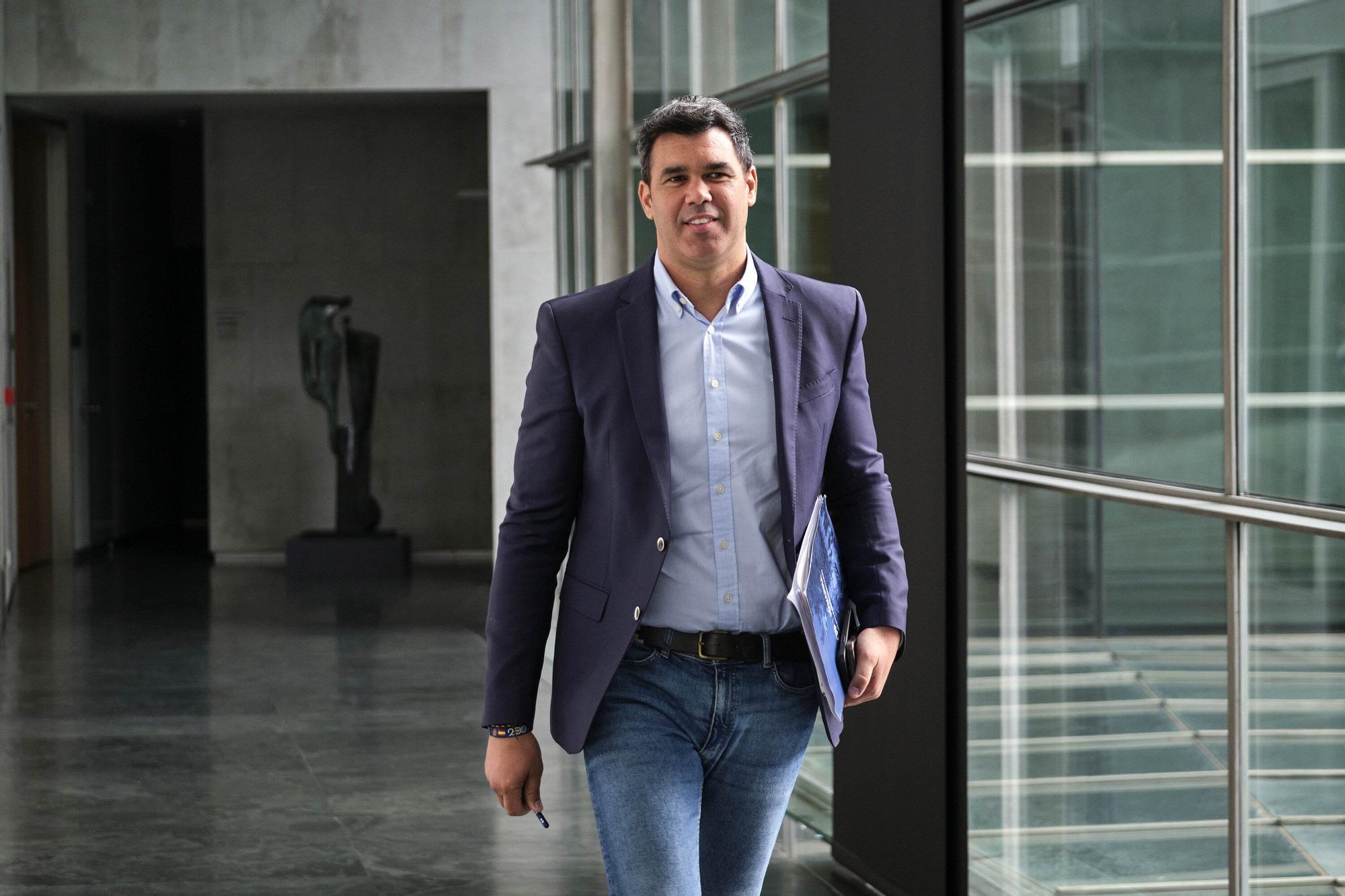 Fotos de la Mesa y Junta de Portavoces del Parlamento de Navarra (01/09/2025)