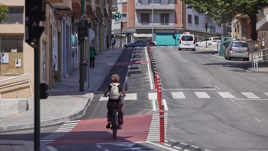 Finaliza la renovación del carril bici de la calle Julián Gayarre