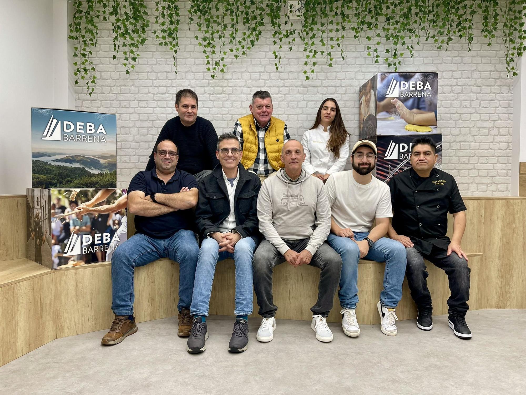 Representantes de los restaurantes participantes en la iniciativa.