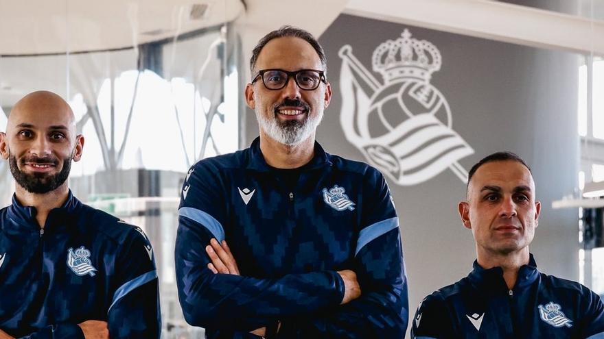 Matarazzo ya trabaja con su staff en Zubieta