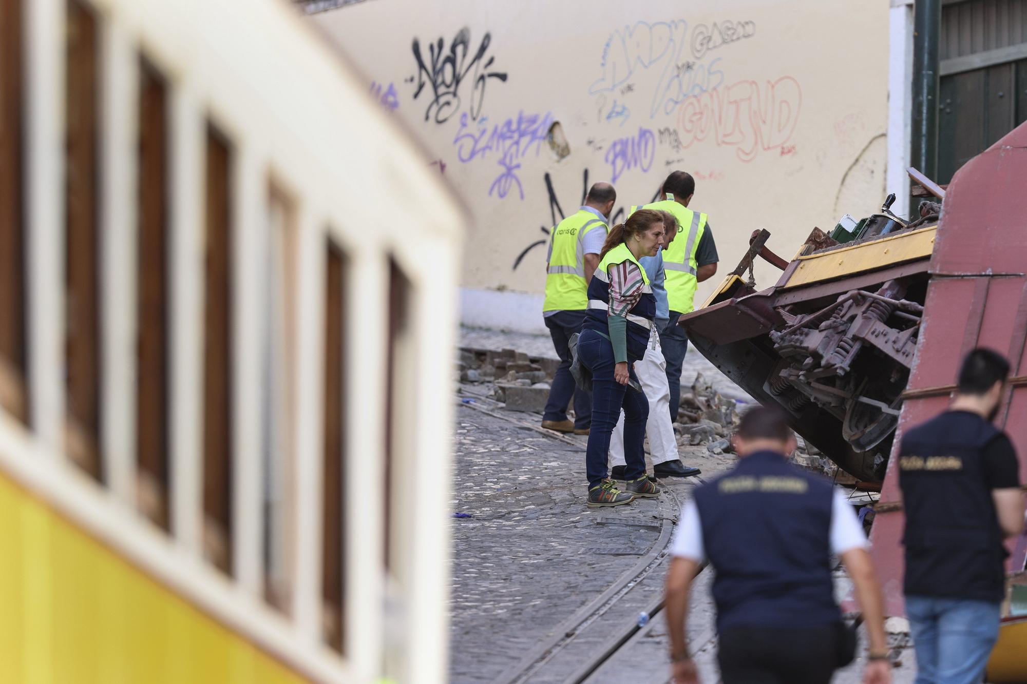 16 muertos en el descarrilamiento del Elevador de Gloria en Lisboa