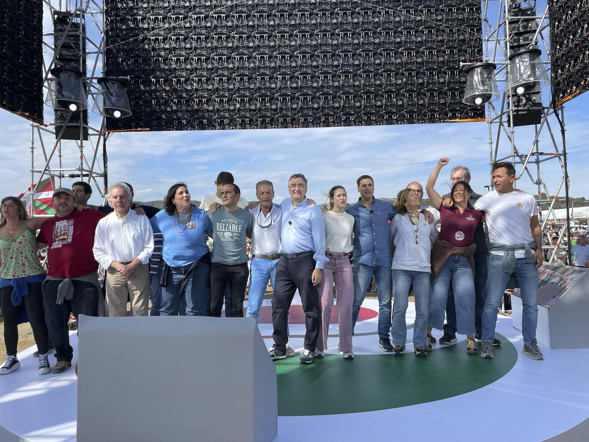 En imágenes: El Alderdi Eguna reúne a miles de jeltzales en un ambiente festivo