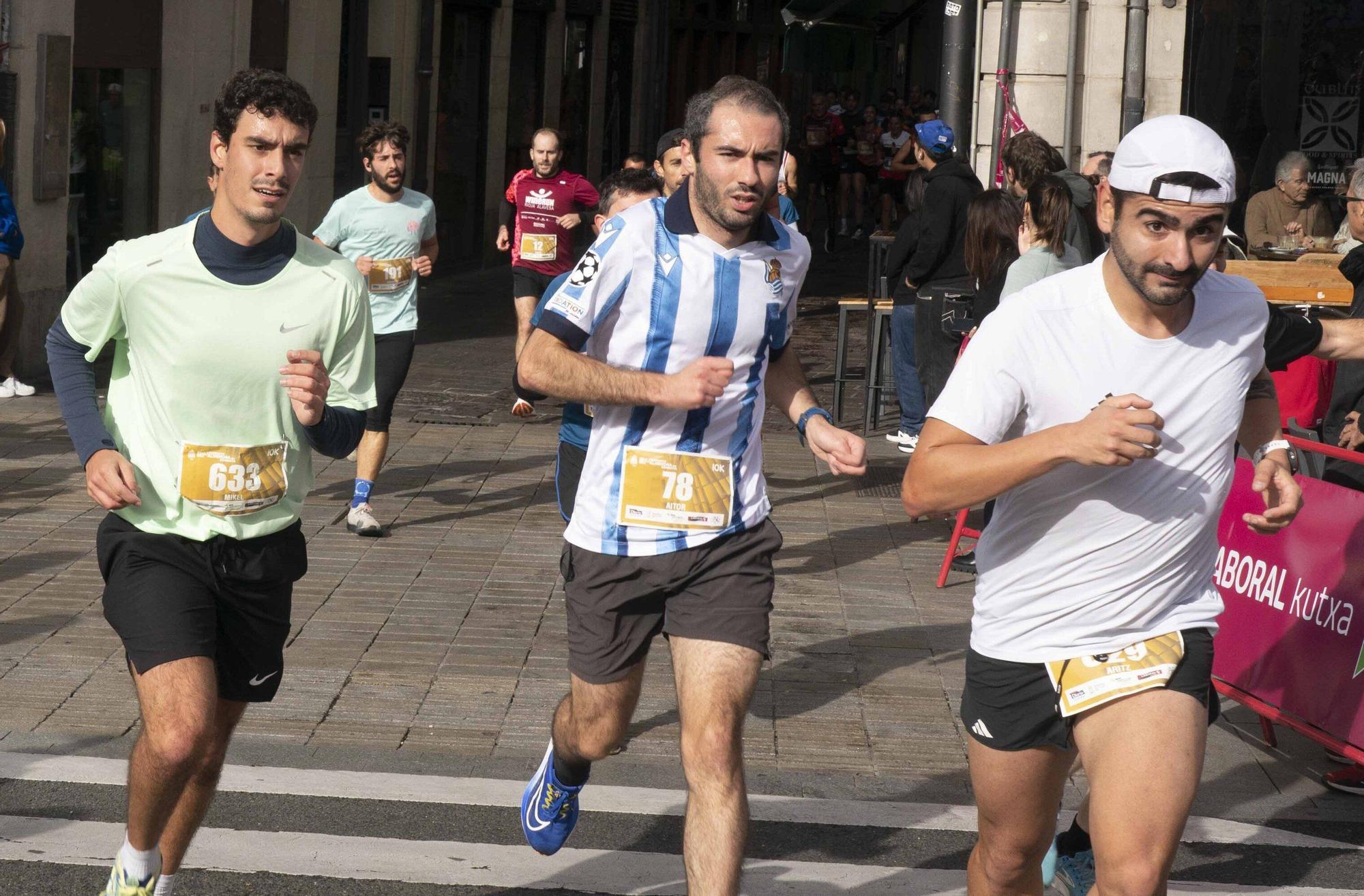 En imágenes: Un millar de corredores atraviesan la almendra