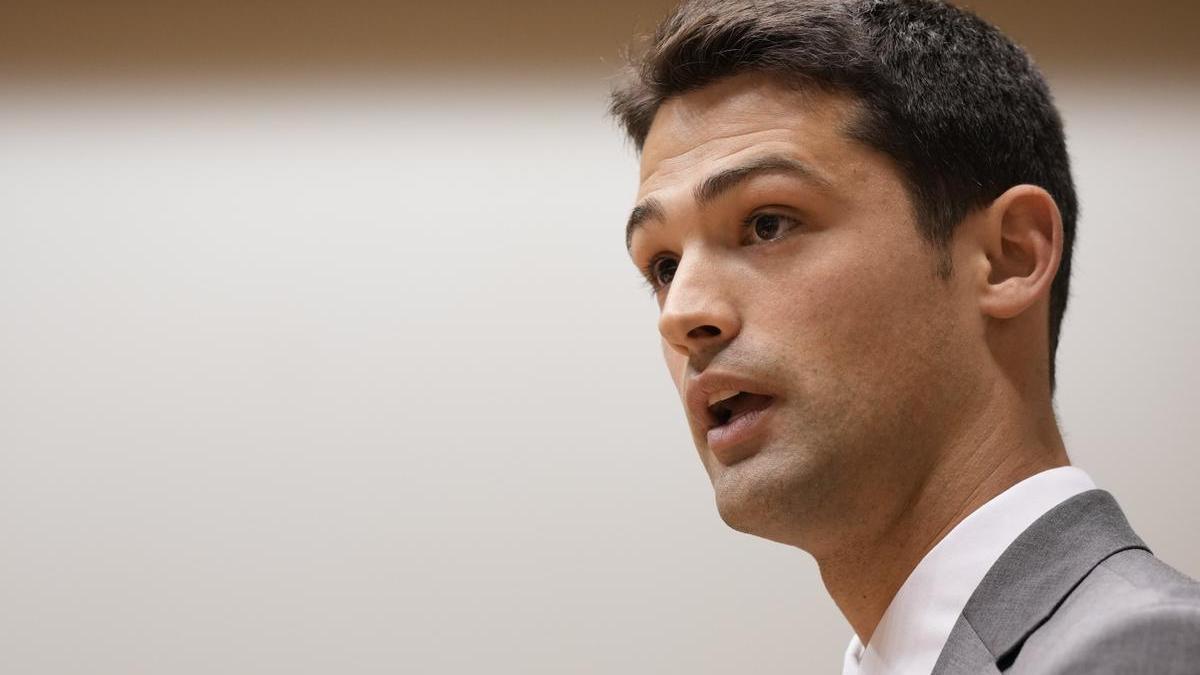 El portavoz del PNV en el Parlamento Vasco, Joseba Díez Antxustegi