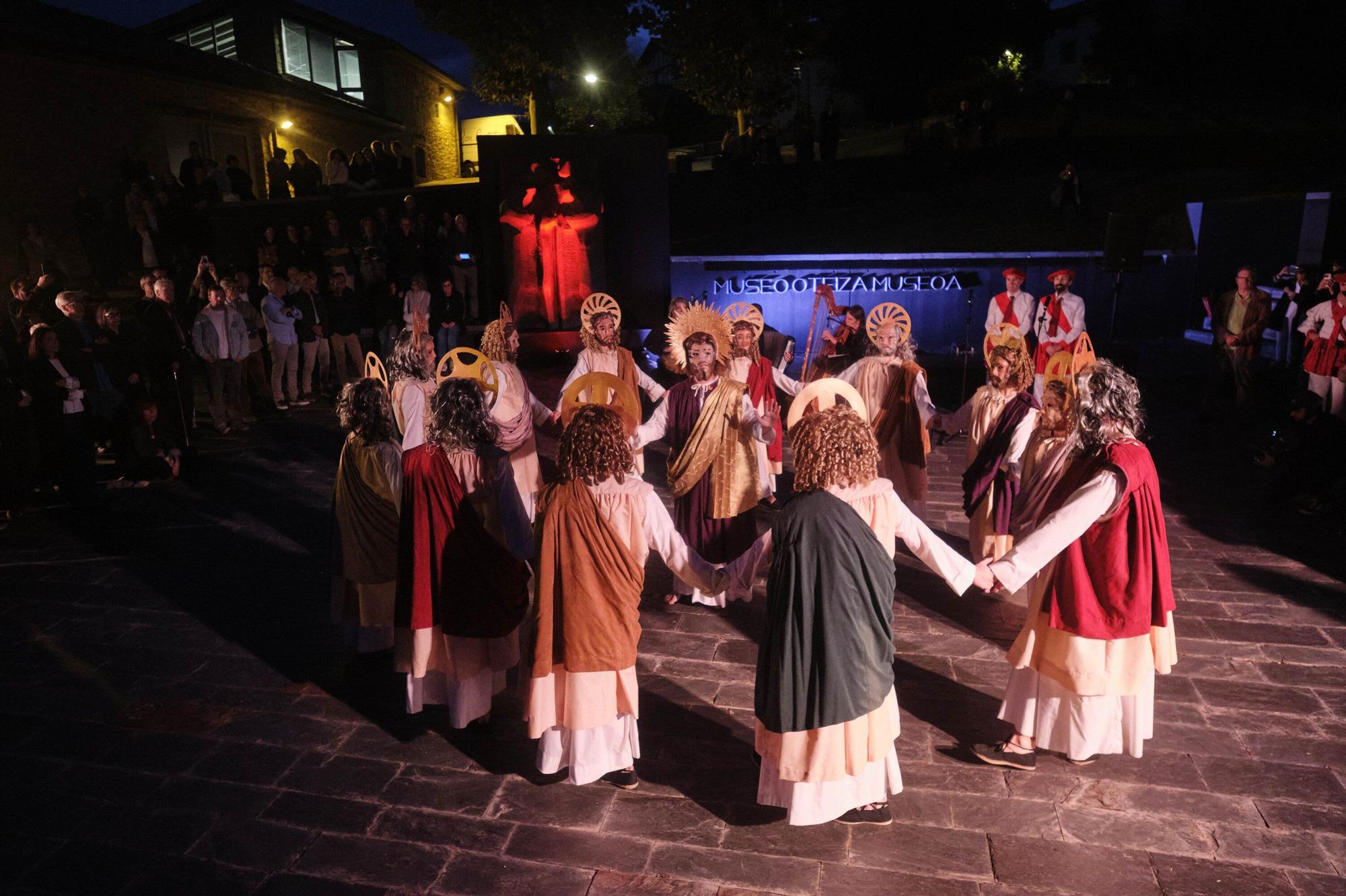 Fotos del acto social de DANOK OTEIZA en el museo de Alzuza
