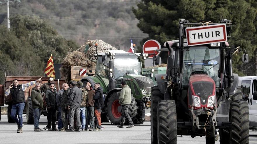 Las protestas agrícolas se reducen en Francia tras las promesas de Macron