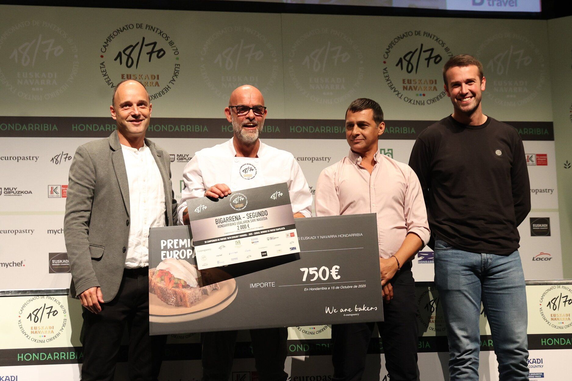'Mar, costa y tierra', de Mitxel Suárez del restaurante Toloño de Gasteiz, ha logrado el segundo puesto