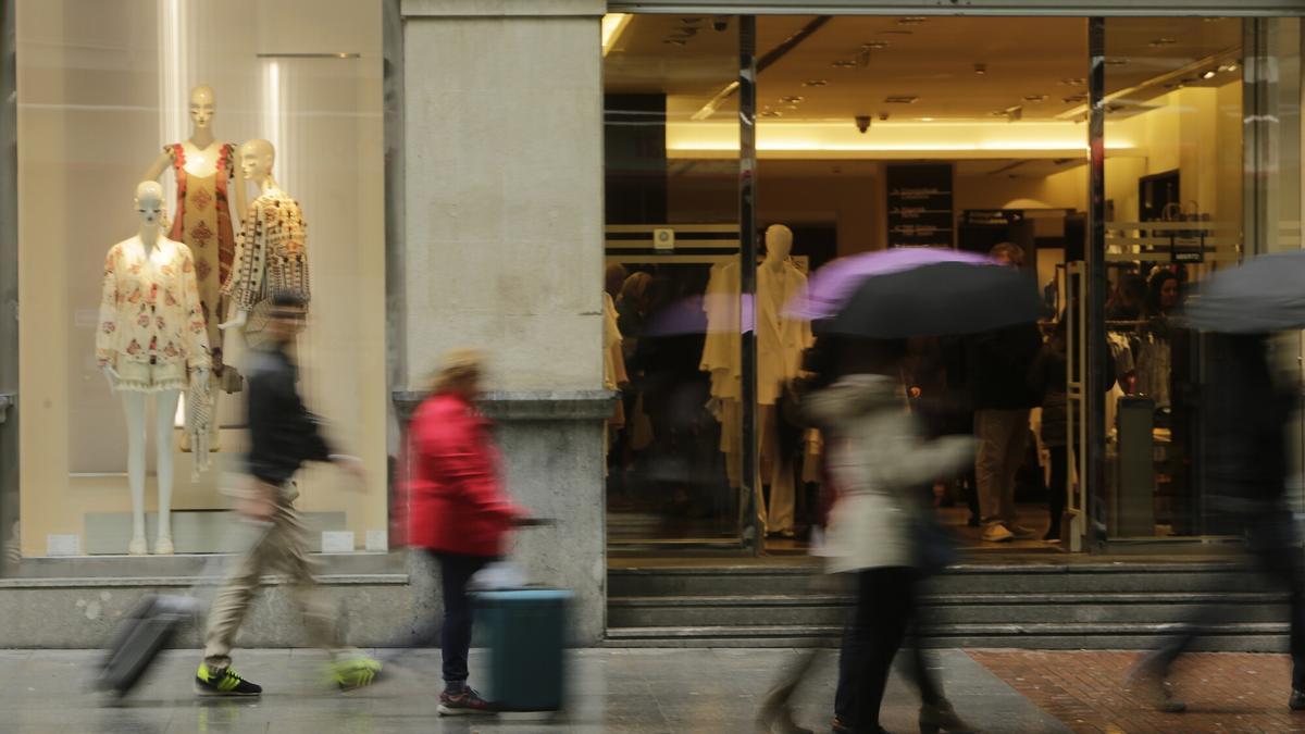 Los locales de la milla de oro mantienen su tirón comercial pese al precio de los alquileres.