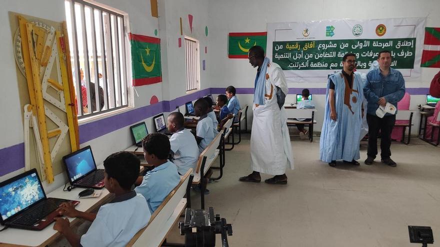 Amorebieta-Etxano dona equipos informáticos a Mauritania
