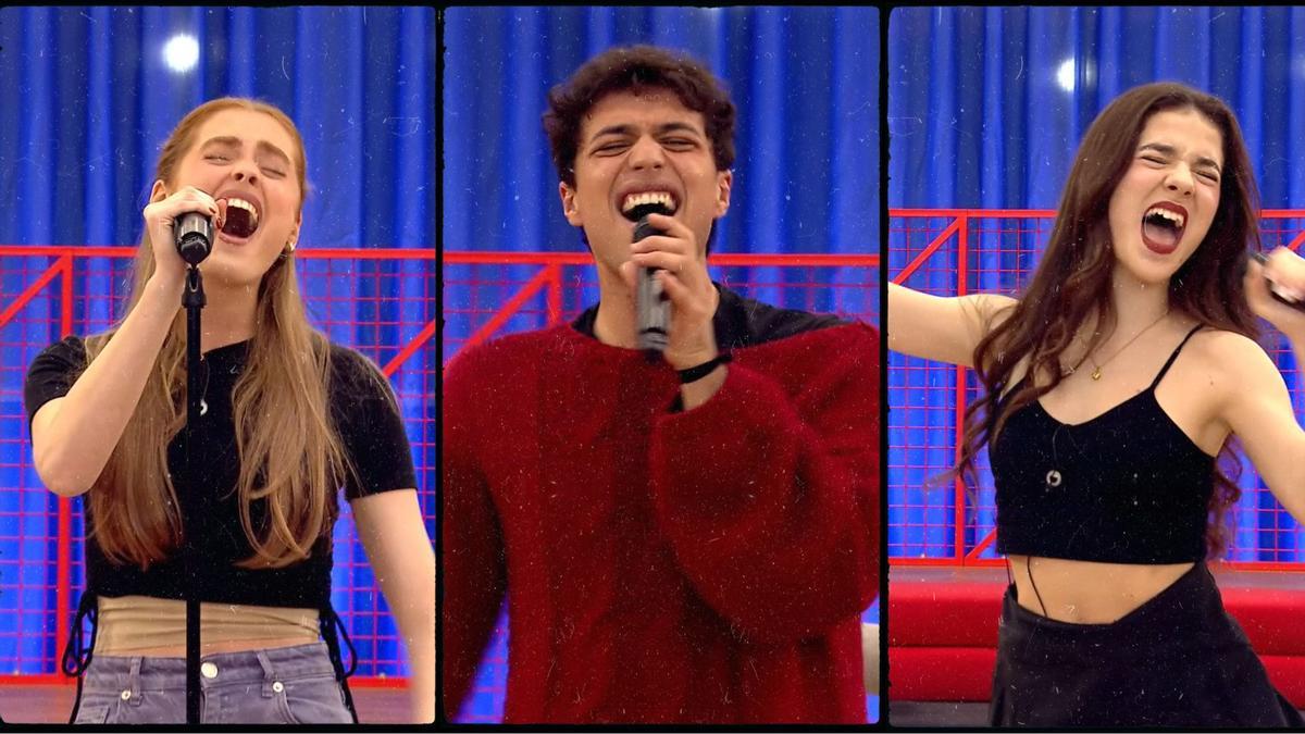 Tres de los concursantes de OT durante un pase de micros