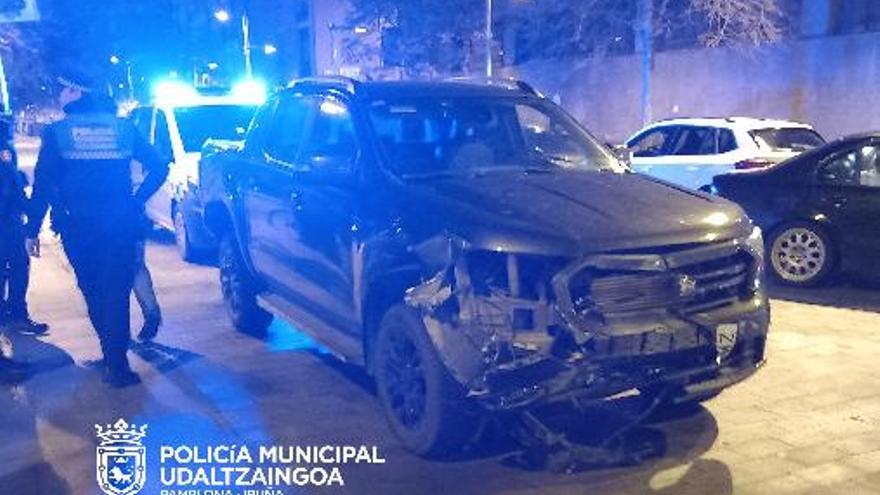 Interceptado en Pamplona un conductor ebrio tras huir de un accidente, circular en sentido contrario en una calle y por un carril bici