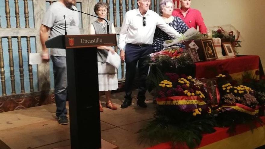 Los sobrinos de Rosario Malón, en el acto público.