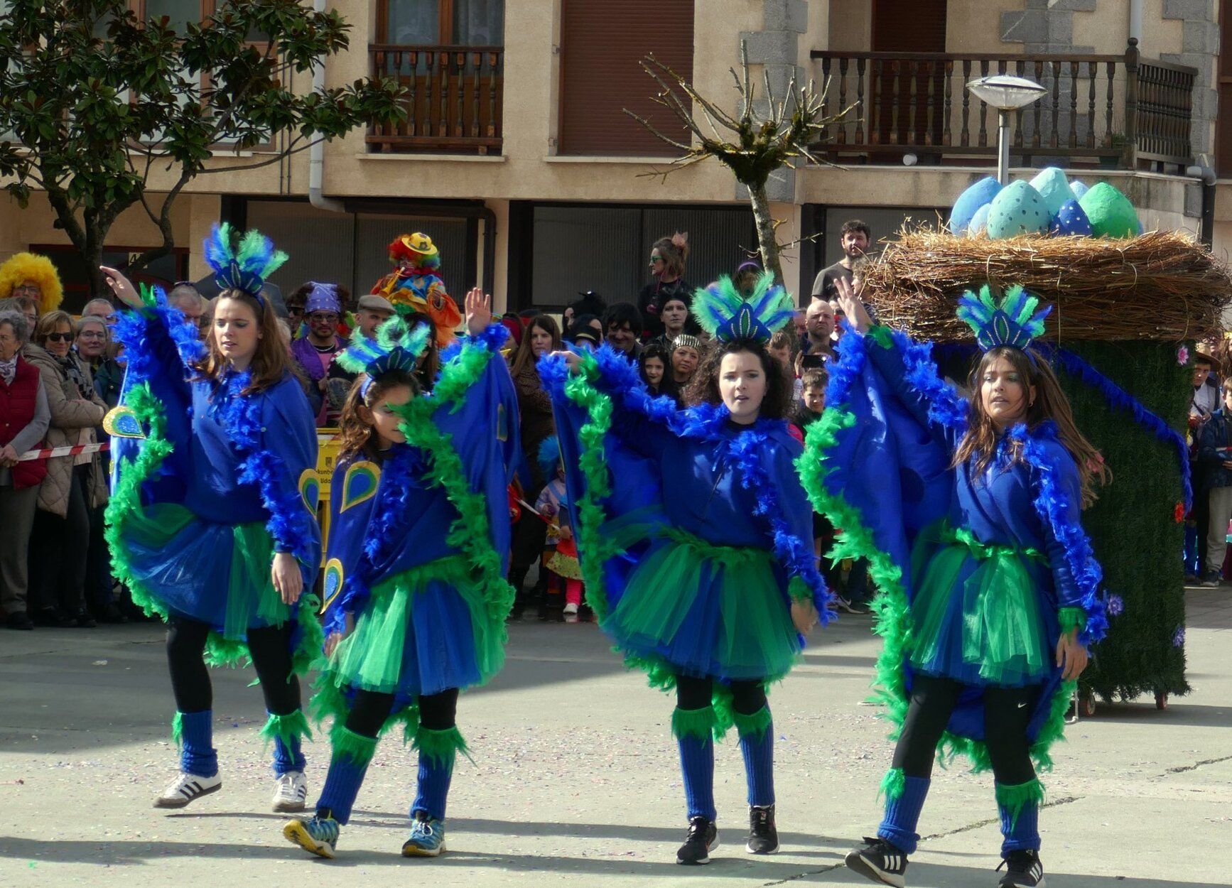 La magia del carnaval transforma Lekunberri