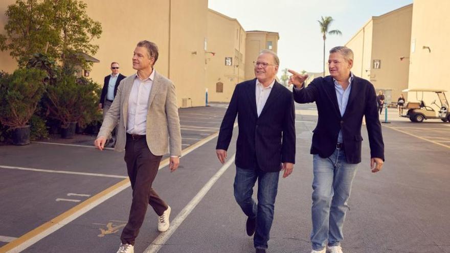 La cúpula de Netflix visita los estudios de Warner tras descartar la opa hostil de Paramount