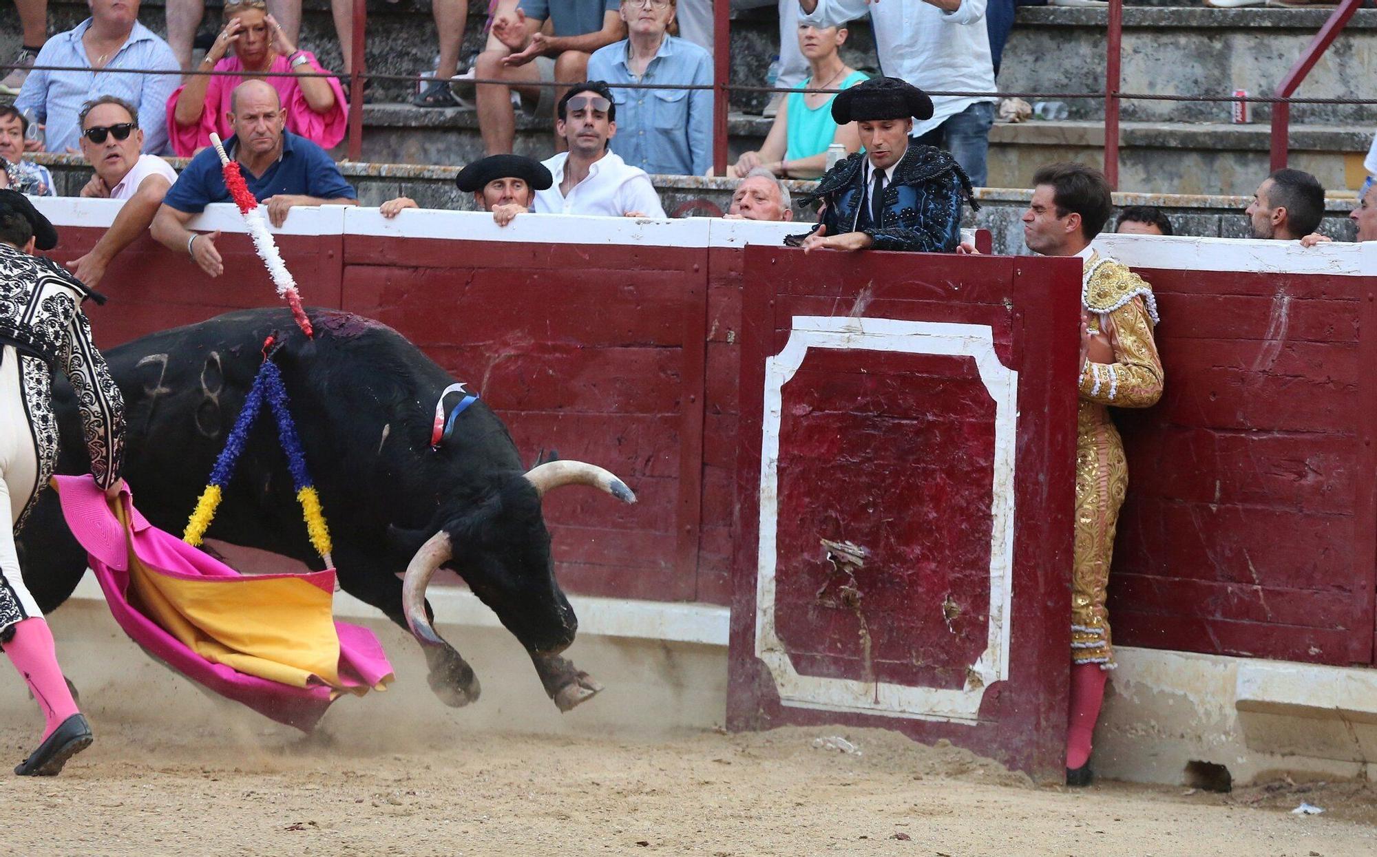 Fotos de la tercera corrida de toros de fiestas de Tafalla