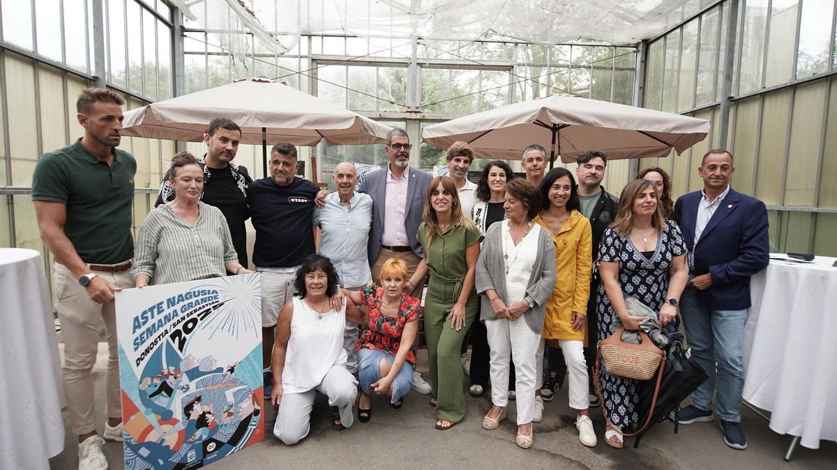 Foto de familia en la presentación de la Semana Grande donostiarra