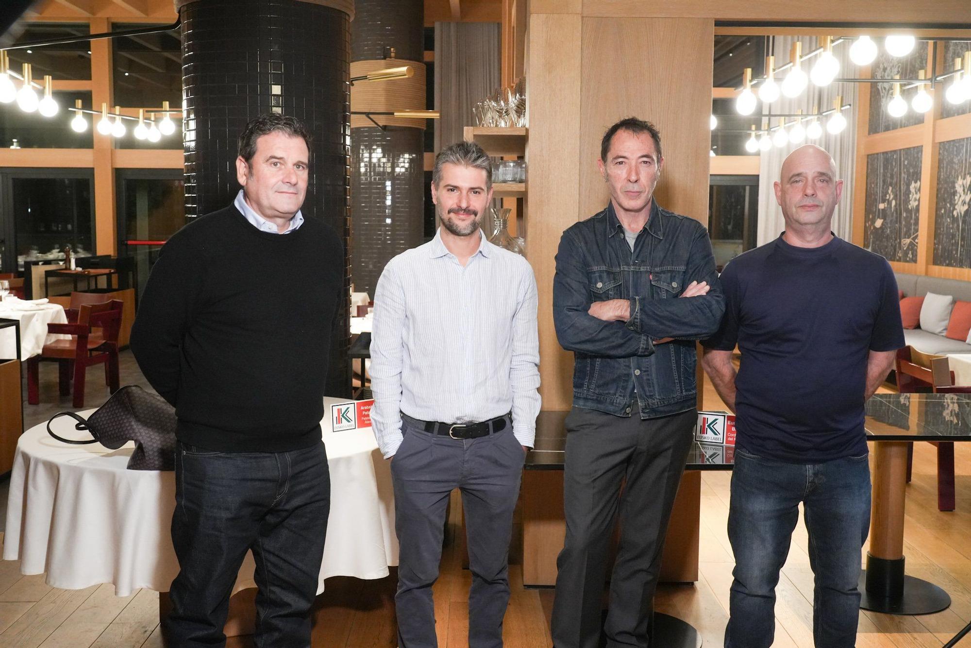 Fernando González, de La Revelía; Aitor Vivar, Javier Zaballa y Jan Seegelken.