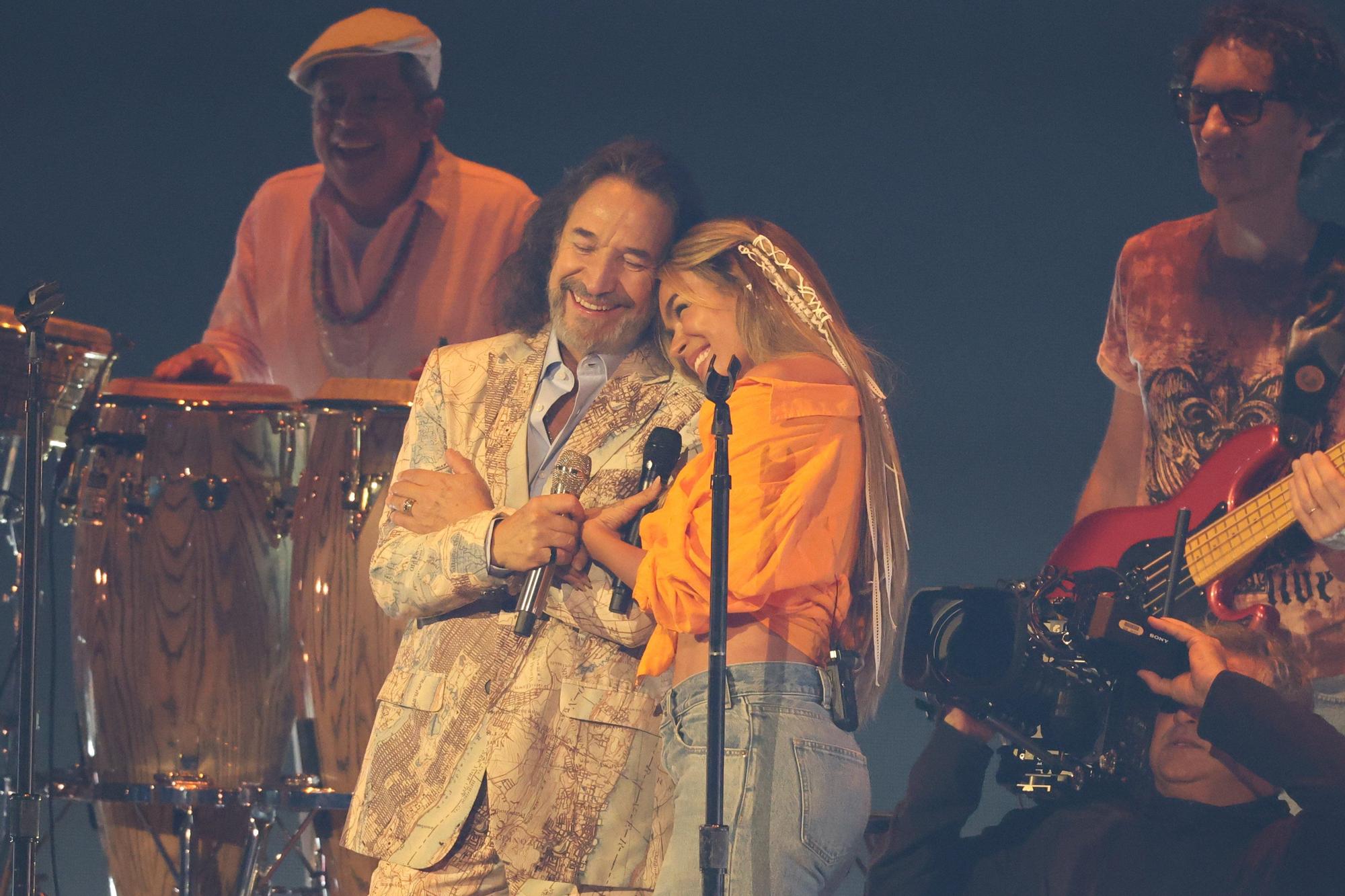 La ceremonia de los Latin Grammy, en imágenes