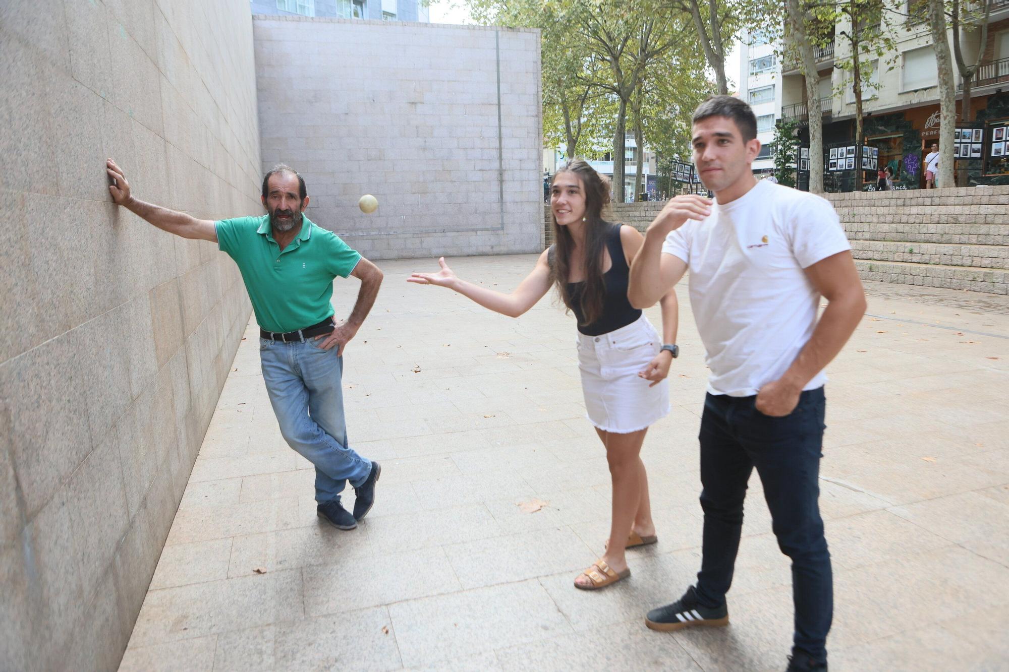 La pasión compartida de los Ruiz de Azúa por el frontón