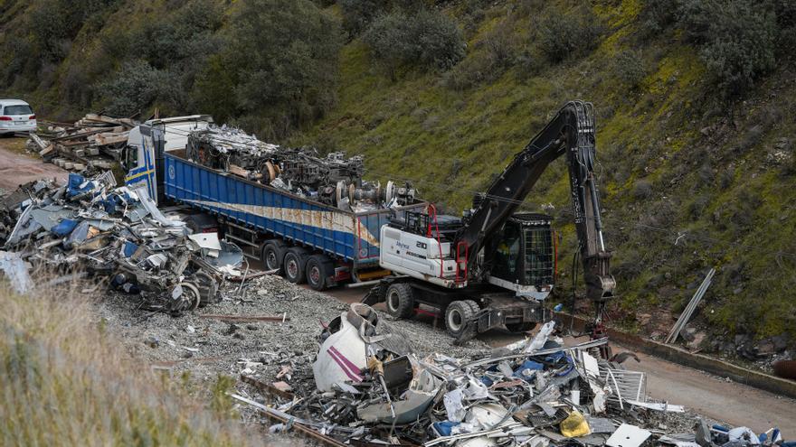 Retiran los últimos restos del Alvia de las vías al cumplirse una semana del siniestro en Adamuz