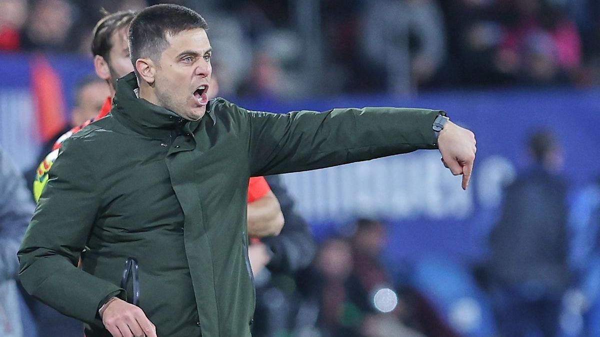 Gesto de Lisci durante el partido ante la Real Sociedad.