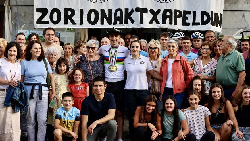 Larraul homenajea a Eñaut Urkaregi