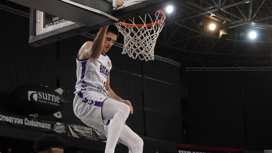 Nuevo monólogo continental del Surne Bilbao sin pisar el acelerador (93-51)