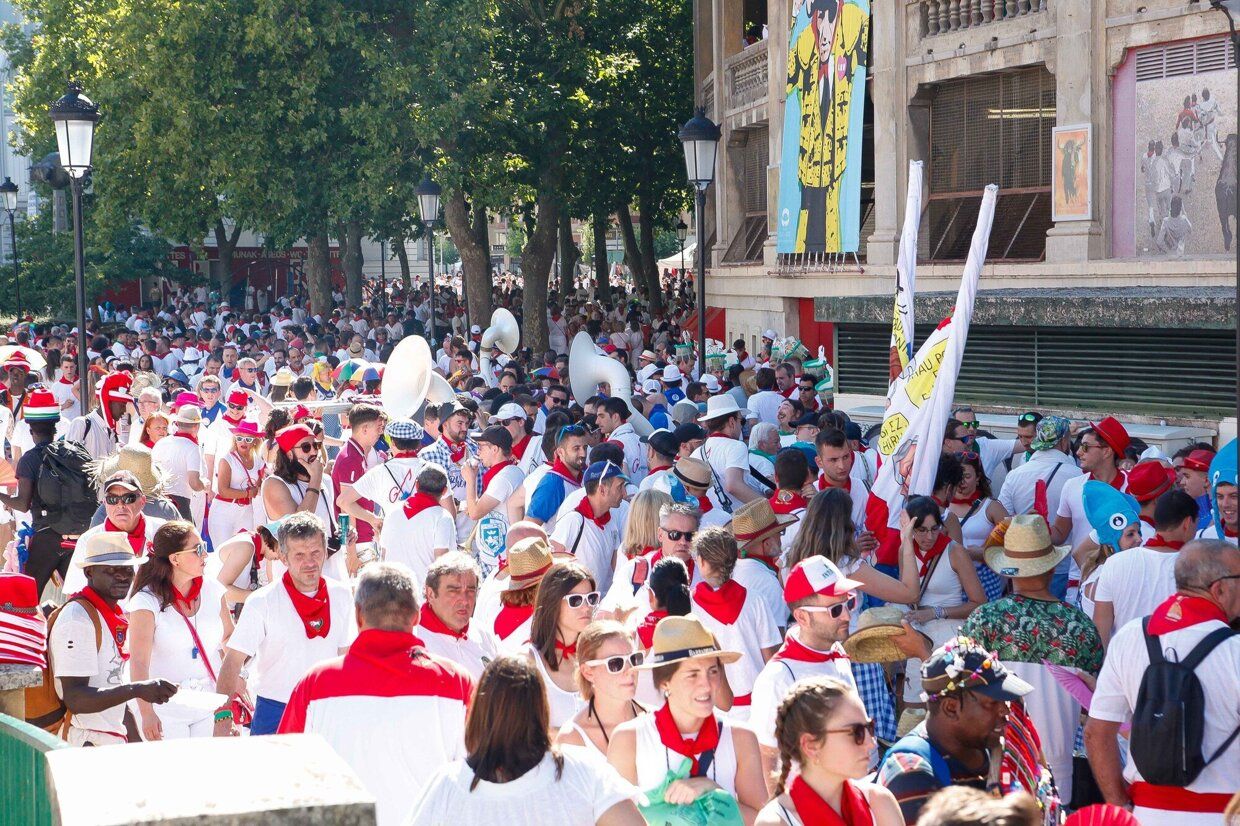 Entrada de las peñas día 10 de Julio