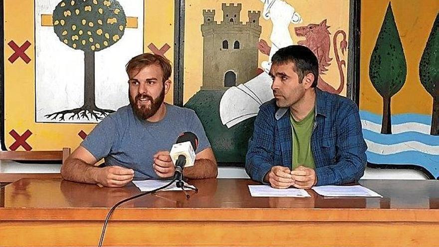 Aritz Sodupe eta Joxeja Zabalo, EKTren egoitzan egindako aurkezpenean.