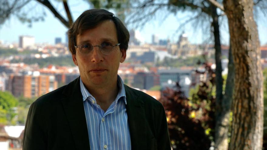 El juez rechaza imputar al primo de Almeida y lo cita como testigo