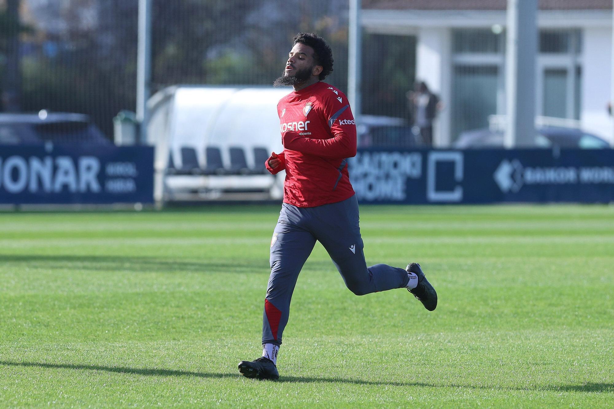 Fotos del entrenamiento de Osasuna y de la rueda de prensa de Lisci de este viernes 28 de noviembre