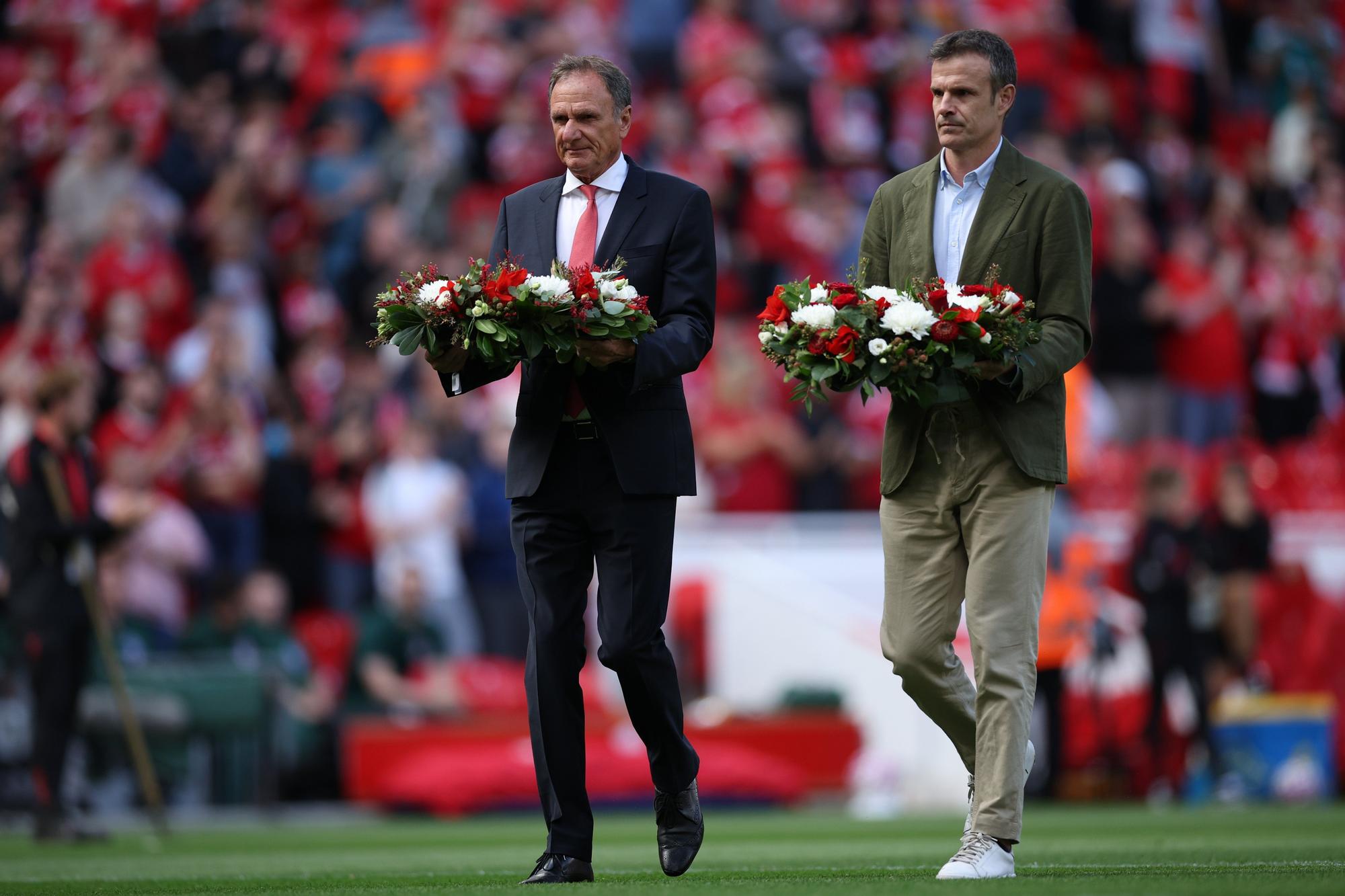 En imágenes: el Athletic participa en el homenaje a Diogo Jota